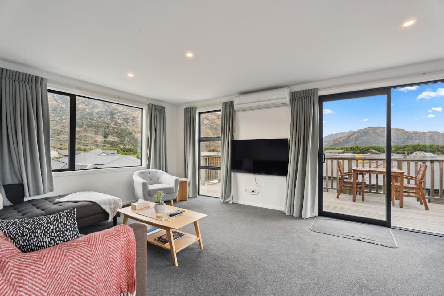 Modern Apartment With Coronet & Remarkables Views Queenstown Eksteriør bilde